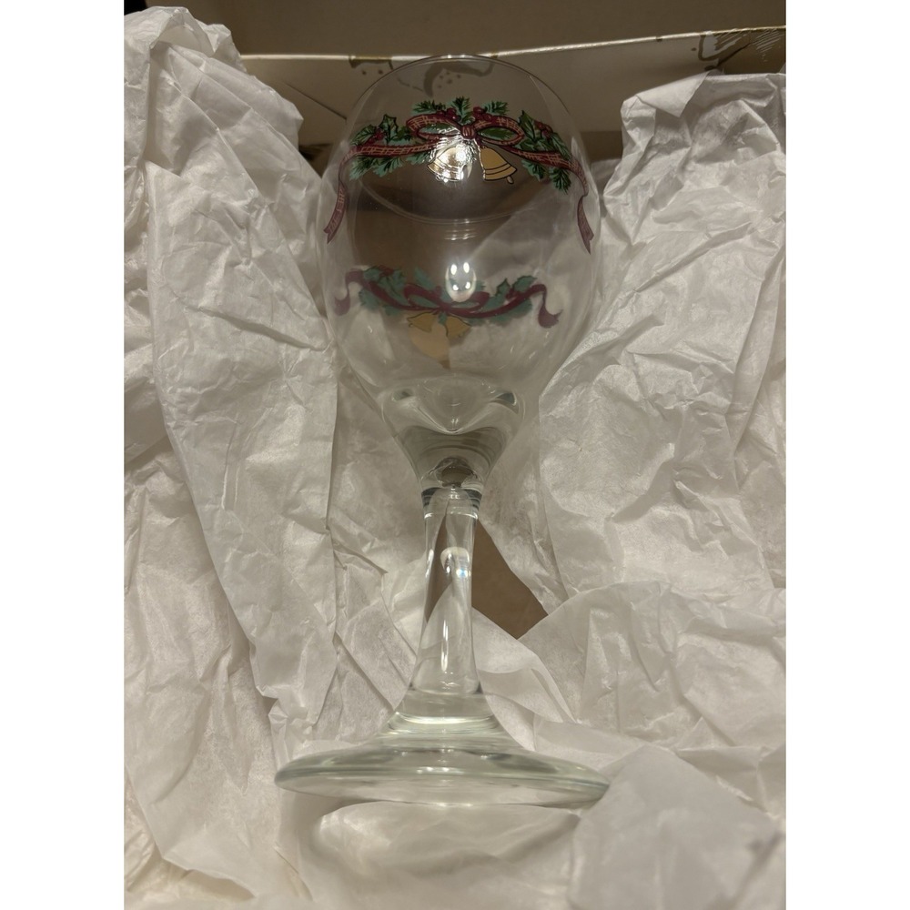 Johnson Bros Glassware 4 Piece Set Wine Goblet USA Vintage Victorian Christmas - Picture 3 of 3